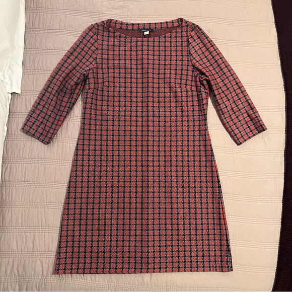 Tommy Hilfiger Dresses & Skirts - Tommy Hilfiger Red and Black Houndstooth Dress